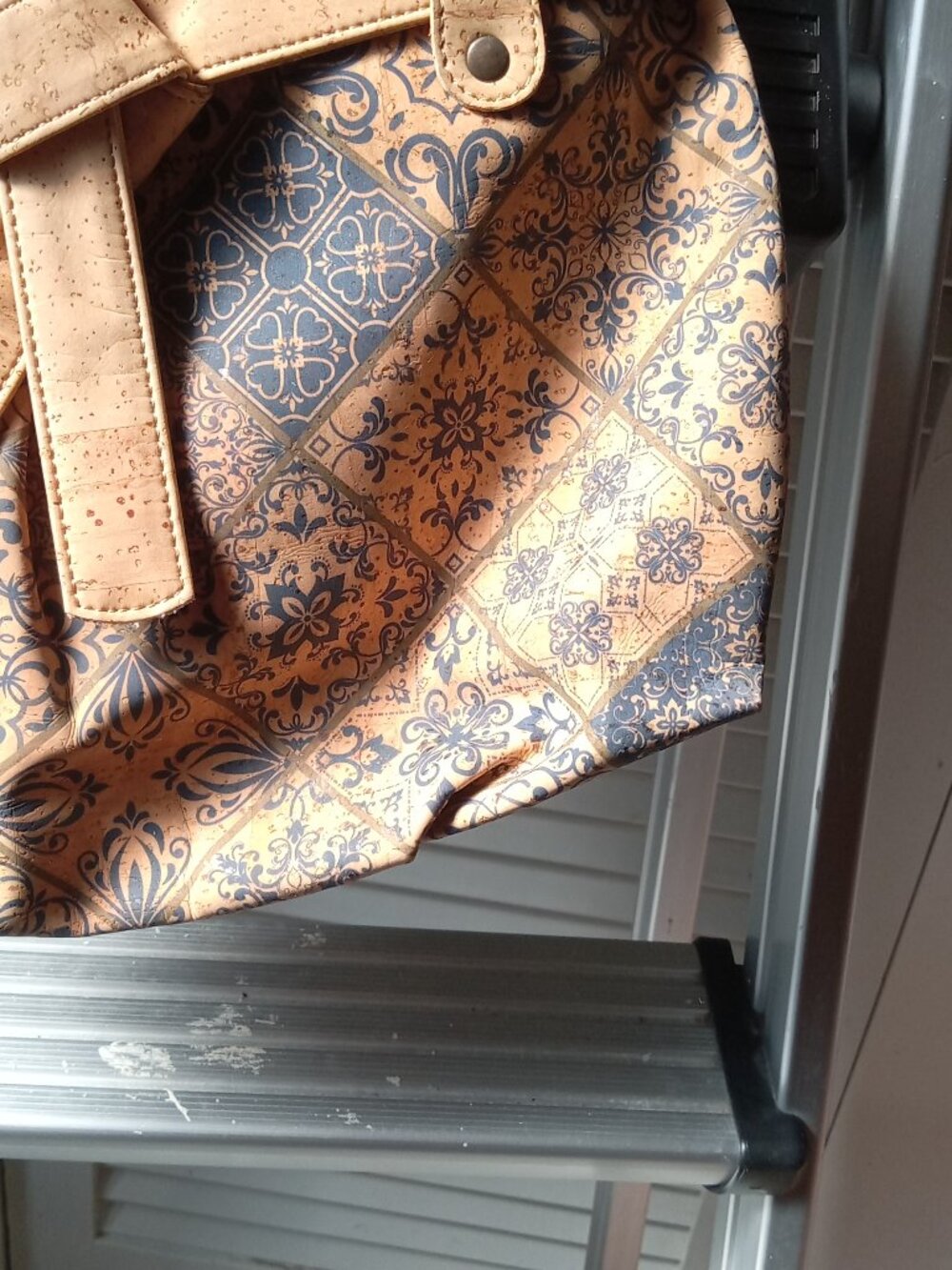 Montado  Blue Cork cross body bag with bow and sholder strap - Picture 6 of 8